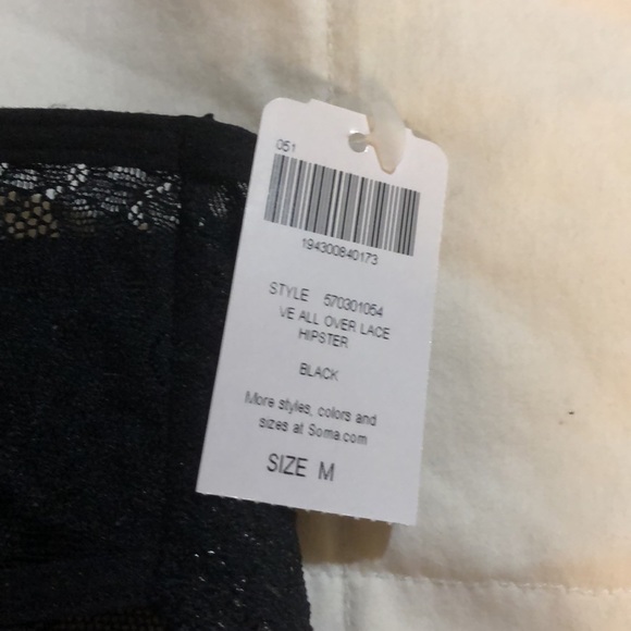 Soma panties. Chantelle camisole. - Picture 5 of 11